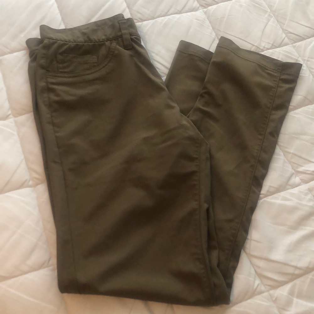 Lightweight mens Army green pant